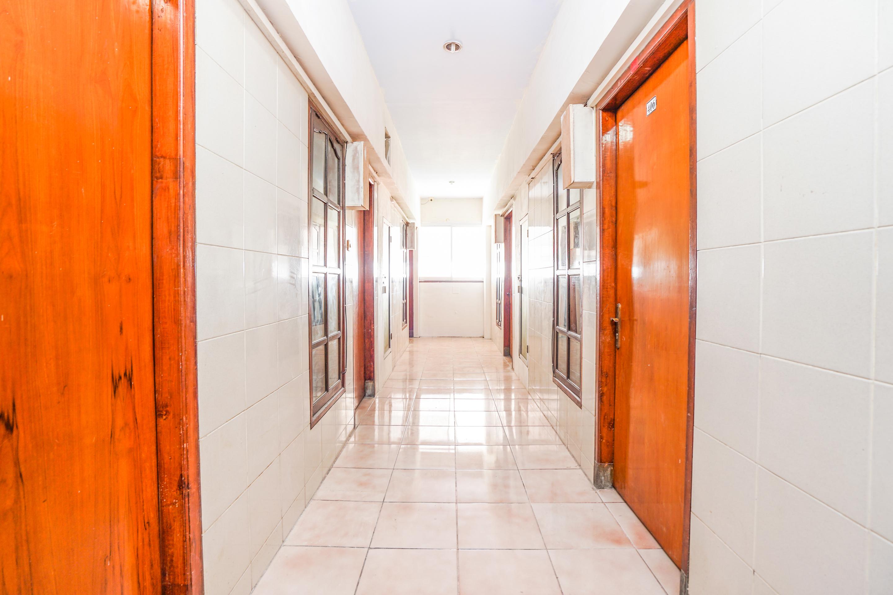 Oyo 164 Ang'S Residence Krukah Екстериор снимка