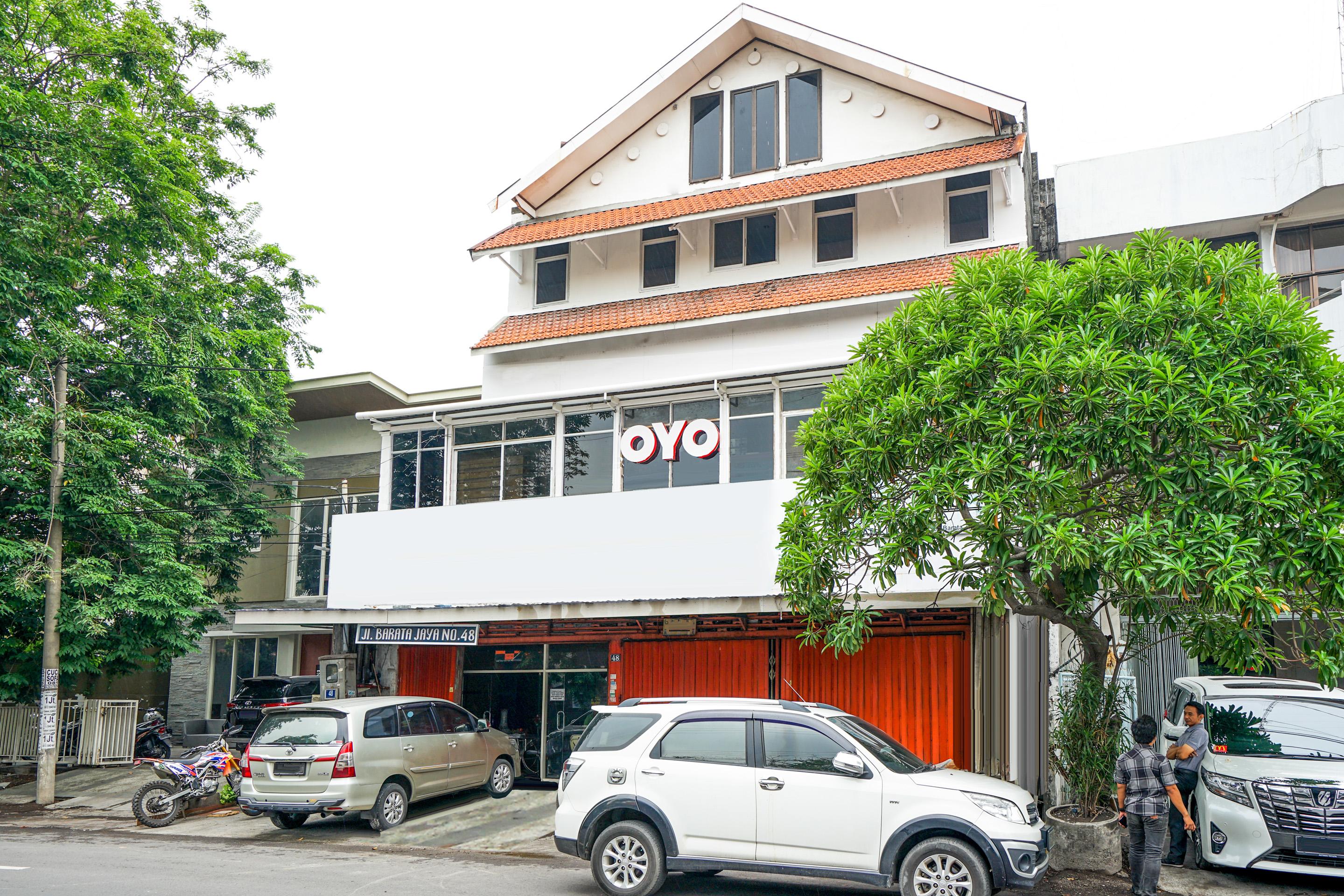 Oyo 164 Ang'S Residence Krukah Екстериор снимка