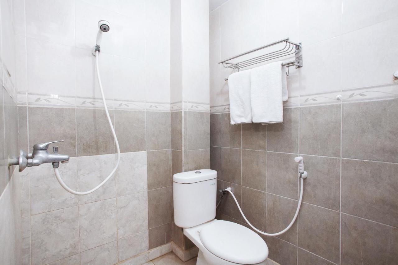 Oyo 164 Ang'S Residence Krukah Екстериор снимка